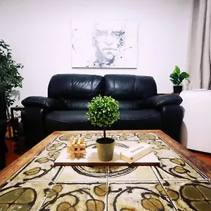 Plush 2 Bedroom Unit 5min Downtown Off Wellington Apartment
