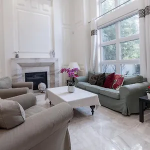 Luxurious Private In Homestay