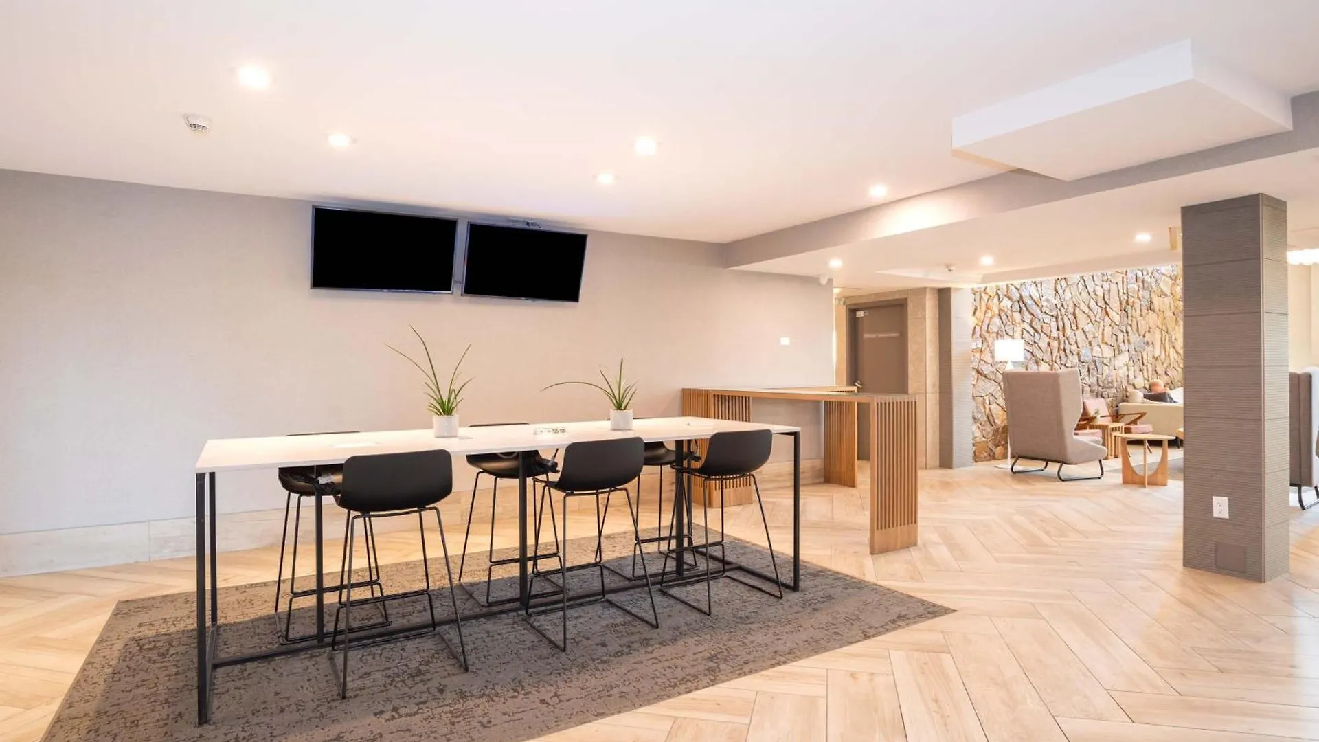 Sandman Hotel Calgary Airport